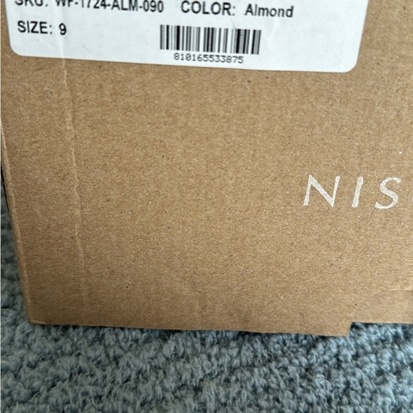 Nisolo Tan Ankle Boots Stylish and Versatile - Picture 2 of 6